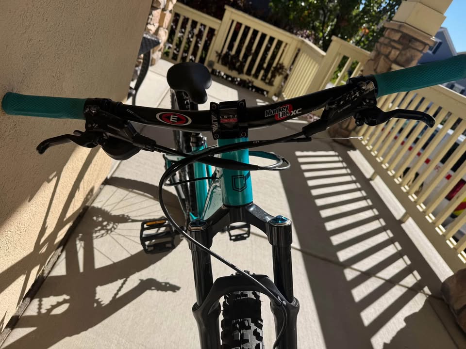 Commencal Meta HT 24” kids bike